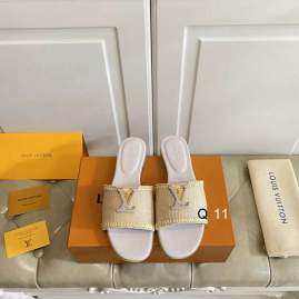 Picture of Louis Vuitton Slippers _SKULVsz35-40Y0123425